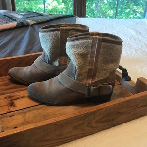 Sundance Kelsi Dagger suede and faux fur boots. 8 1/2.